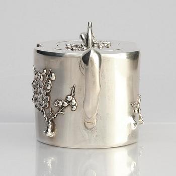 Teservis, fyra delar, silver. Hung Chong & Co, Shanghai, 1900-tal.