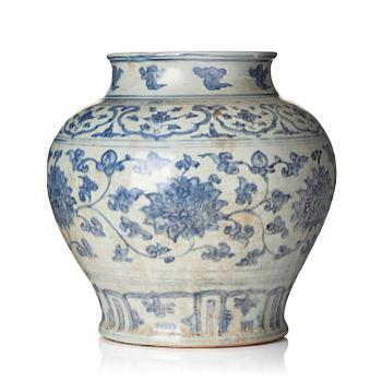 1077. A large blue and white 'lotus' jar, Guan, Ming dynasty, Jiajing, 16th century.