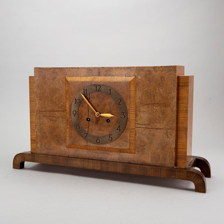 An Art Deco table clock, 1930's.