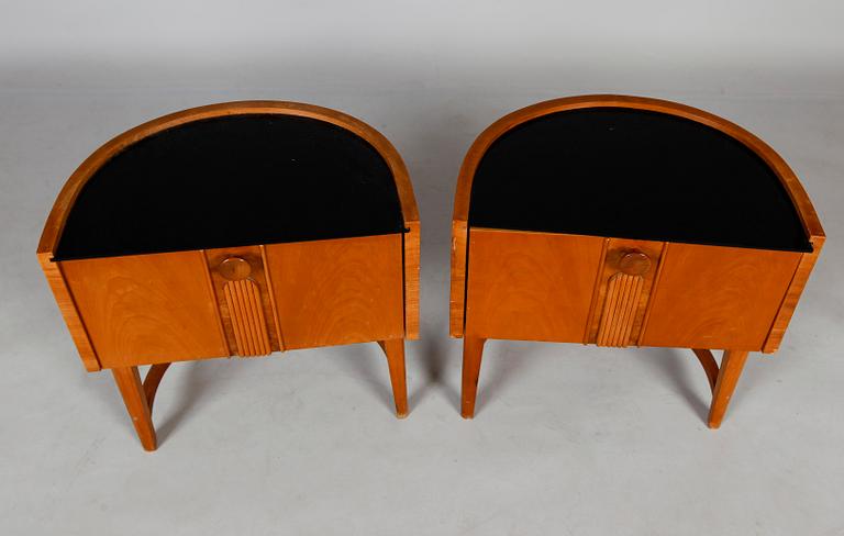 SÄNGBORD, 1 par, 1900-talets mitt.