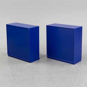 Byrå, skåp samt hylla med spotlights, Montana, Danmark.