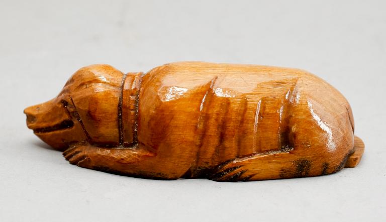 SNUSHUND, snidat trä, 1800-/1900-tal.