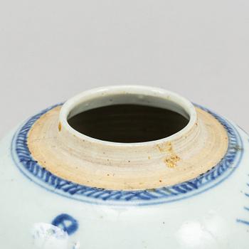 A set of three blue and white jars, Qing dynasty, 19th Century.