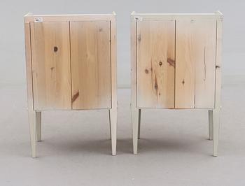 SÄNGBORD, 1 par, gustaviansk stil, 1900-talets andra hälft.