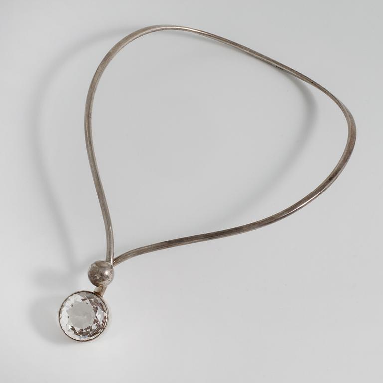NIELS ERIK FROM, Nakskov, Danmark, collier med fasettslipad bergkristall.