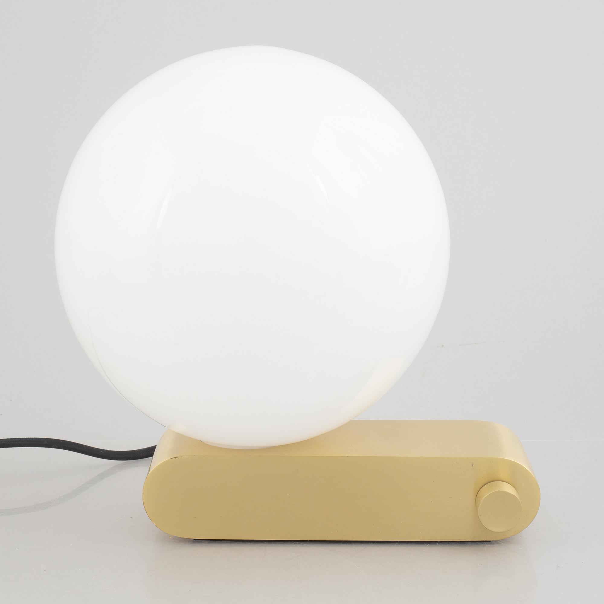 Fred Segal, table lamp "Sphere Desk Lamp", CB2, contemporary.