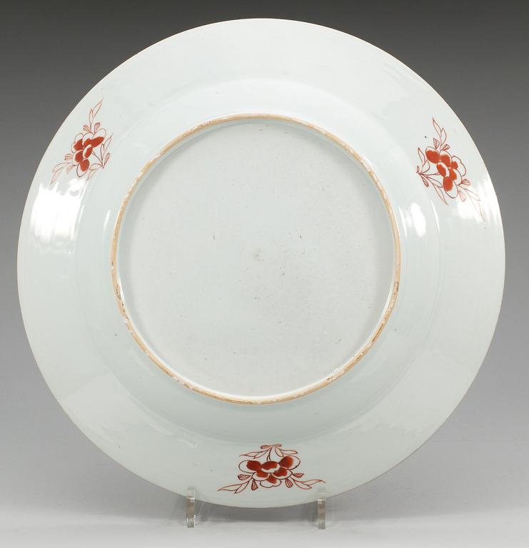 A famille rose charger, Qing dynasty, Yongzheng (1723-35).