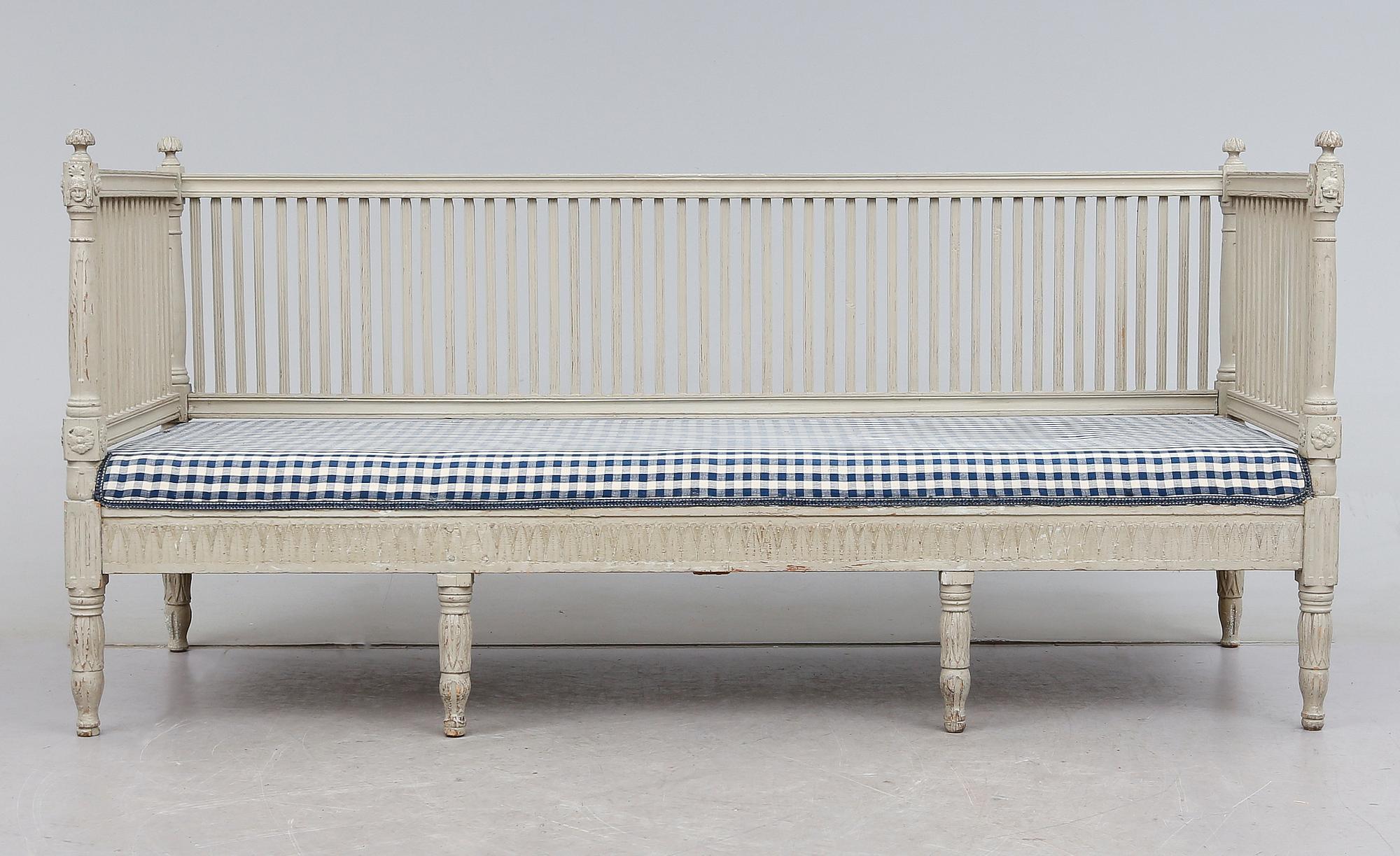 SOFFA, sengustaviansk, omkring år 1800.