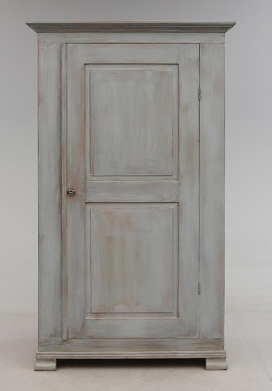 KLÄDSKÅP, 1800-talets andra hälft.