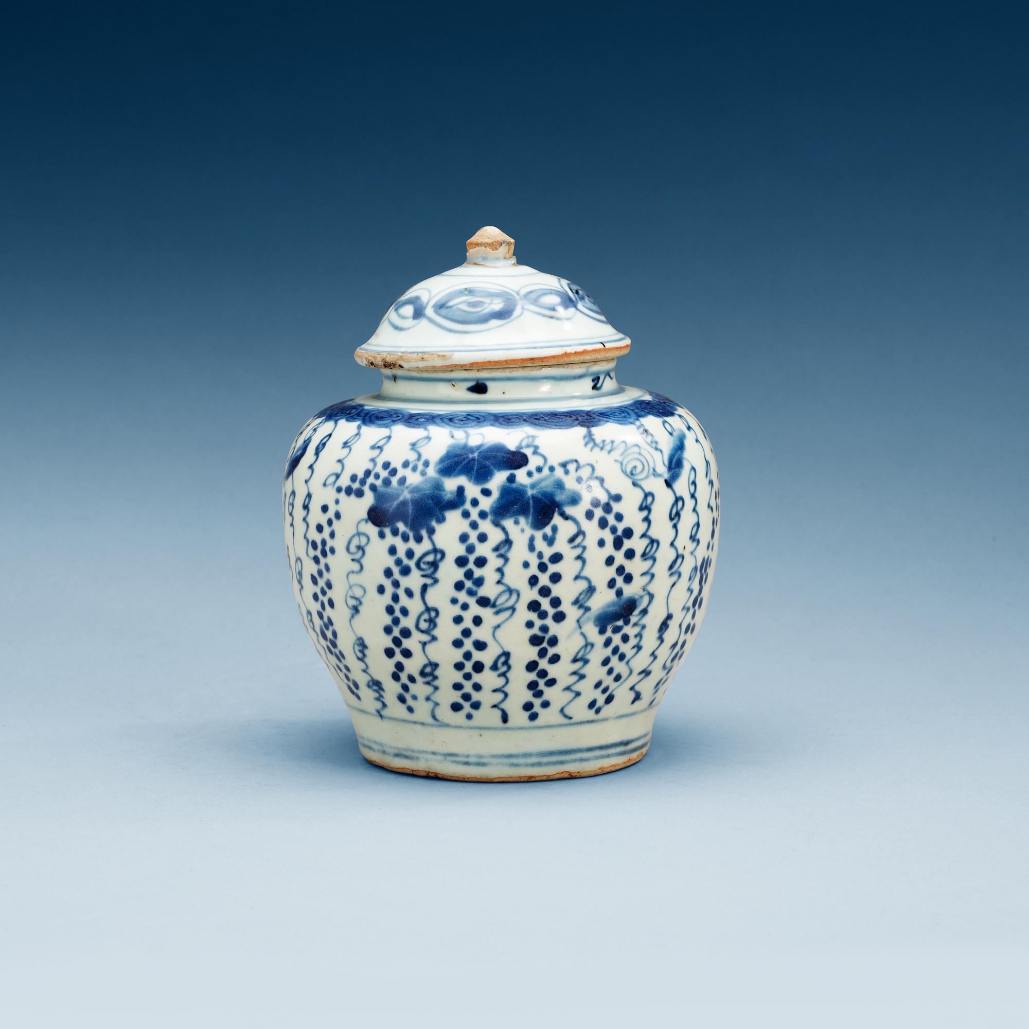 A blue and white jar with cover, Ming dynasty, Wanli. (1573-1620).