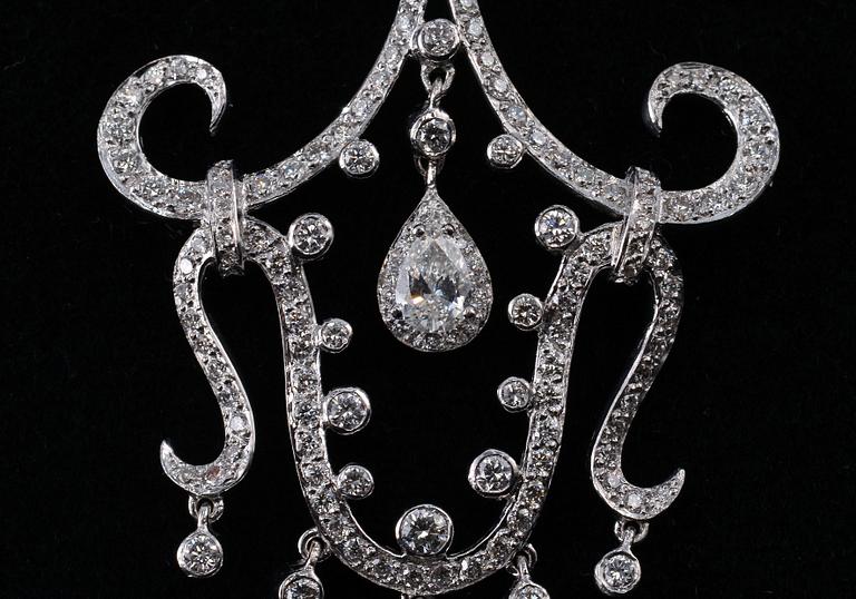 KAULAKORU, briljantti- ja pisarahiontaisia timantteja n. 2.65 ct. 18K valkokultaa. Paino 11,9 g.