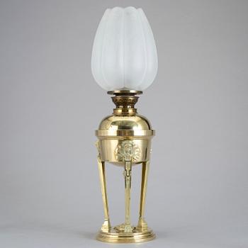 FOTOGENLAMPA, jugend, möjligen Gusum, tidigt 1900-tal.