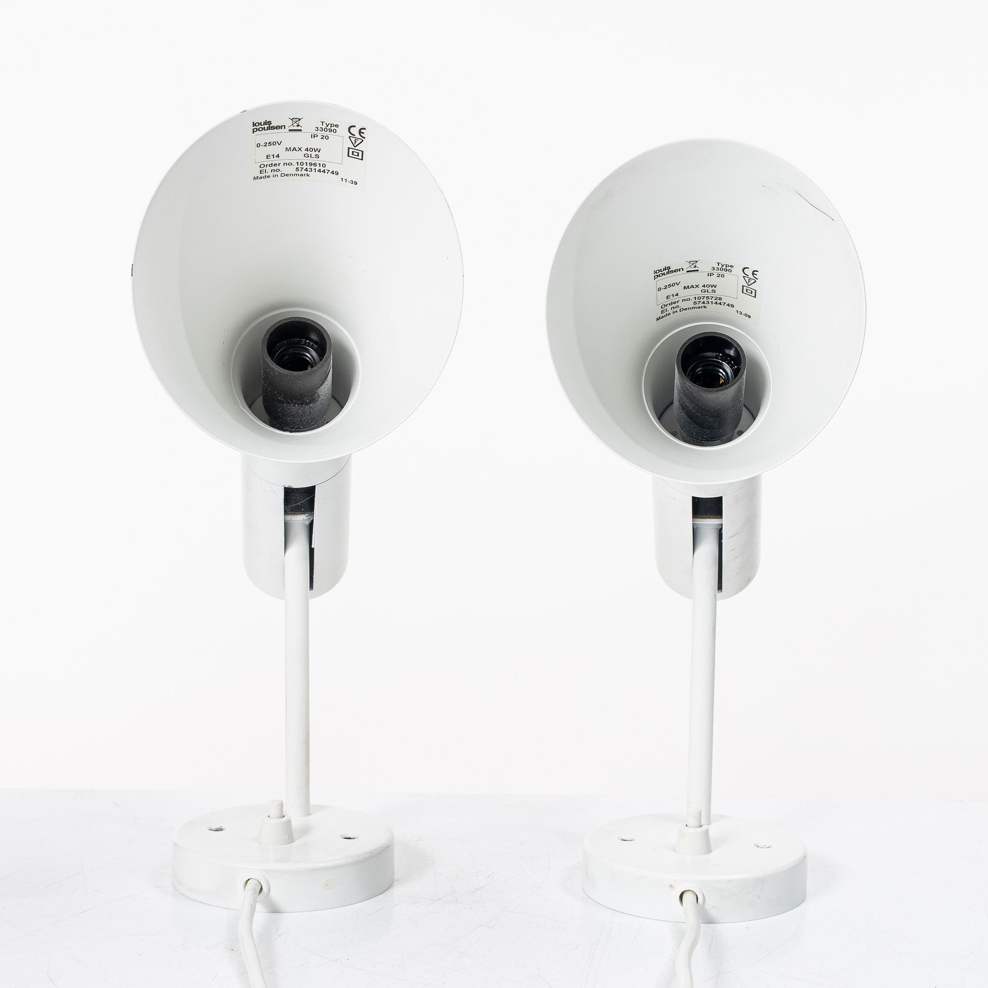 Arne Jacobsen, Wall lamps a pair model 33090 "AJ", Louis Poulsen.