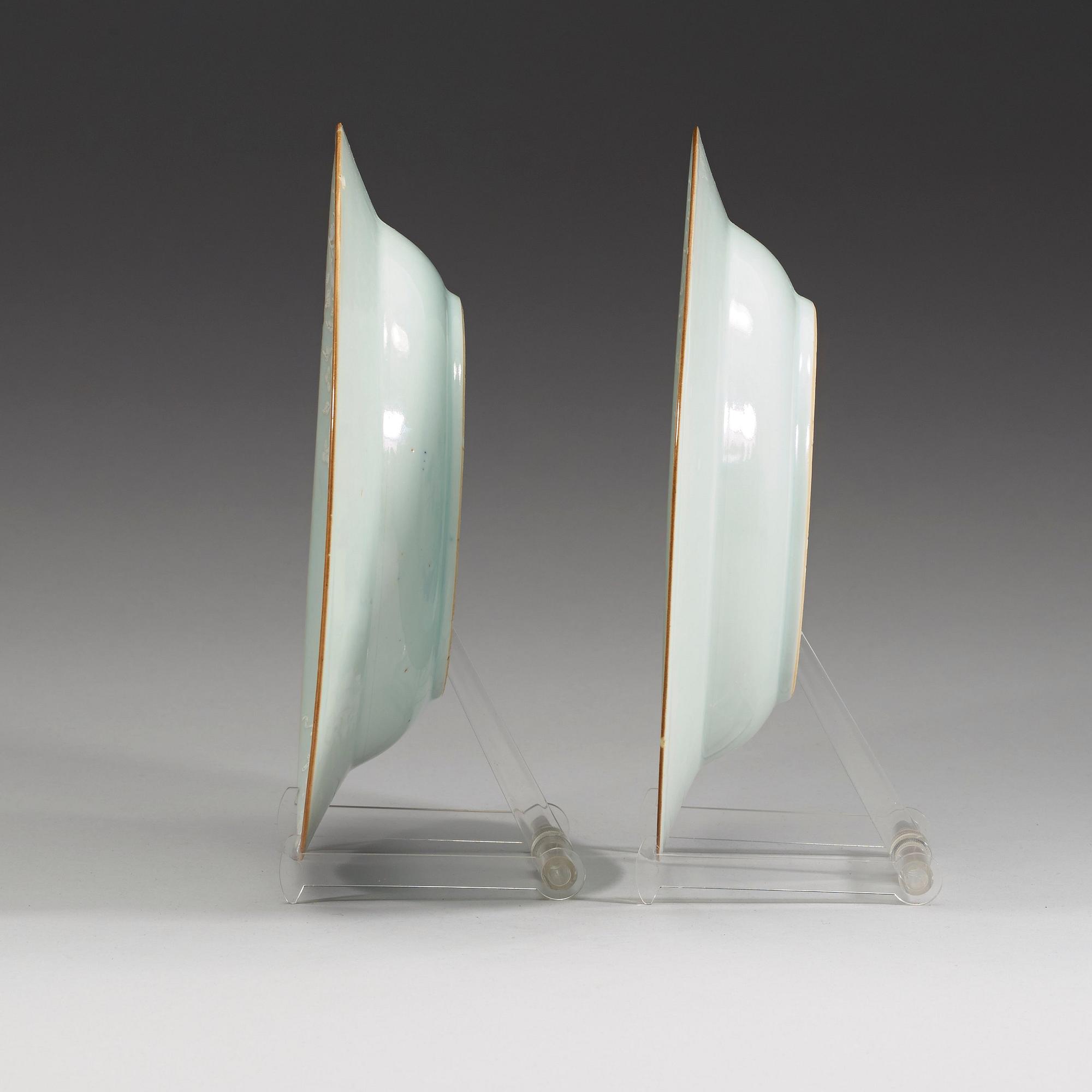A pair of deep dishes, Qing dynasty, 18th century.