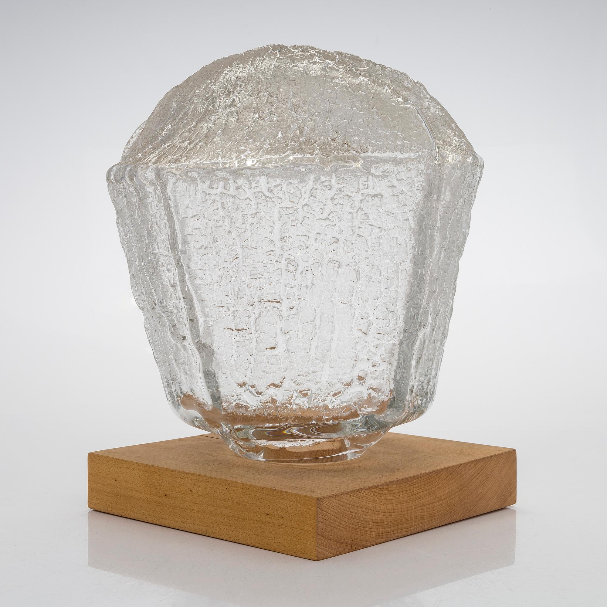 Timo Sarpaneva, konstglas, ur serien Finlandia, Iittala. Signerad Timo Sarpaneva Iittala -66.