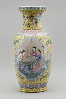 URNA, porslin, Kina, 1900-tal.