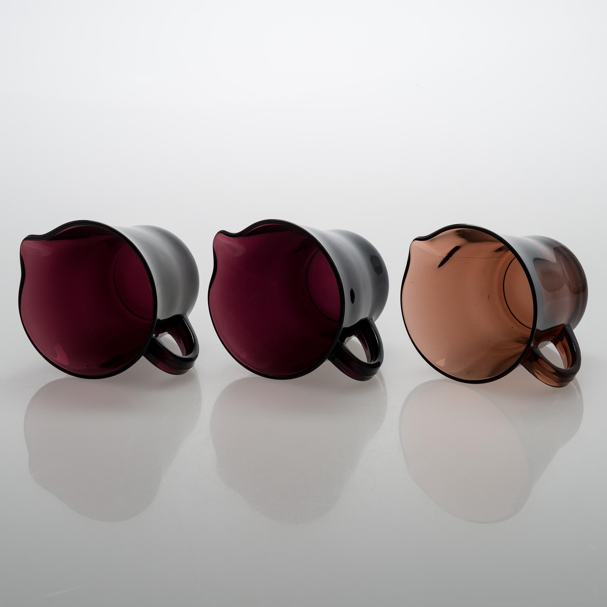 Dricksglas, 11 st och kannor, 3 st för Riihimäen Lasi Oy, 1950-tal.