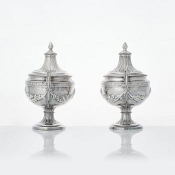 A pair of Swedish Gustavian silver sugar-bowls, mark of Johan Malmstedt, Gothenburg 1786.