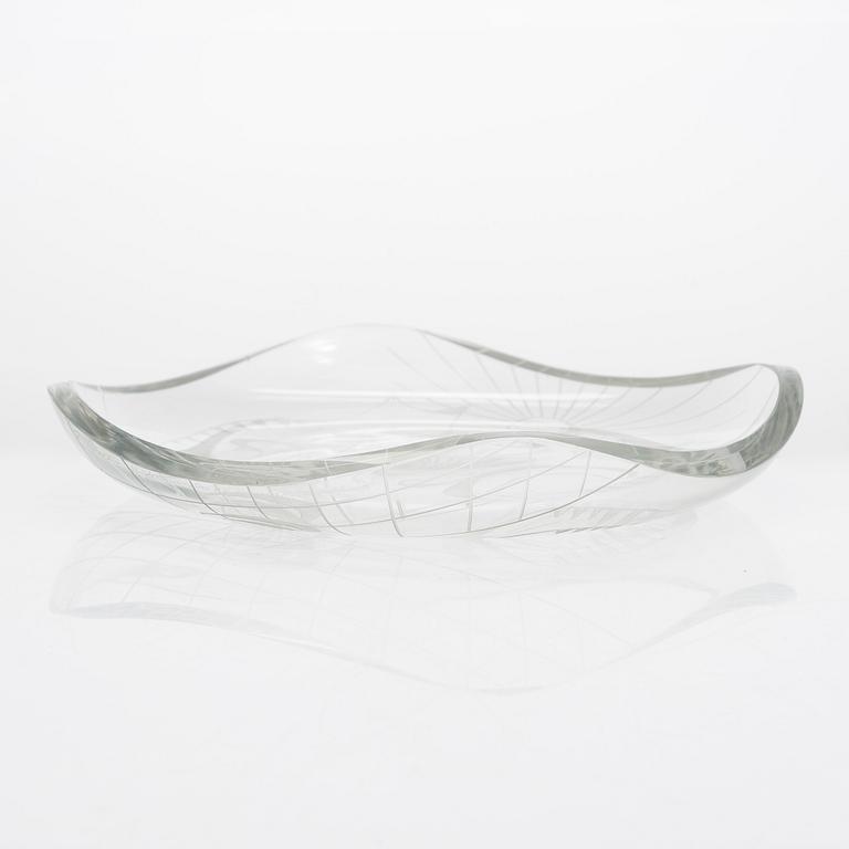 Helena Tynell, an art glass plate, signed H. Tynell - M. Hermunen - Kauklahti Lasitehdas -51.