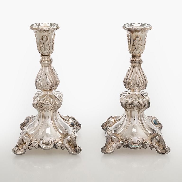 A pair of silver candelabra, Auran Kultaseppä, Turku 1982-83.