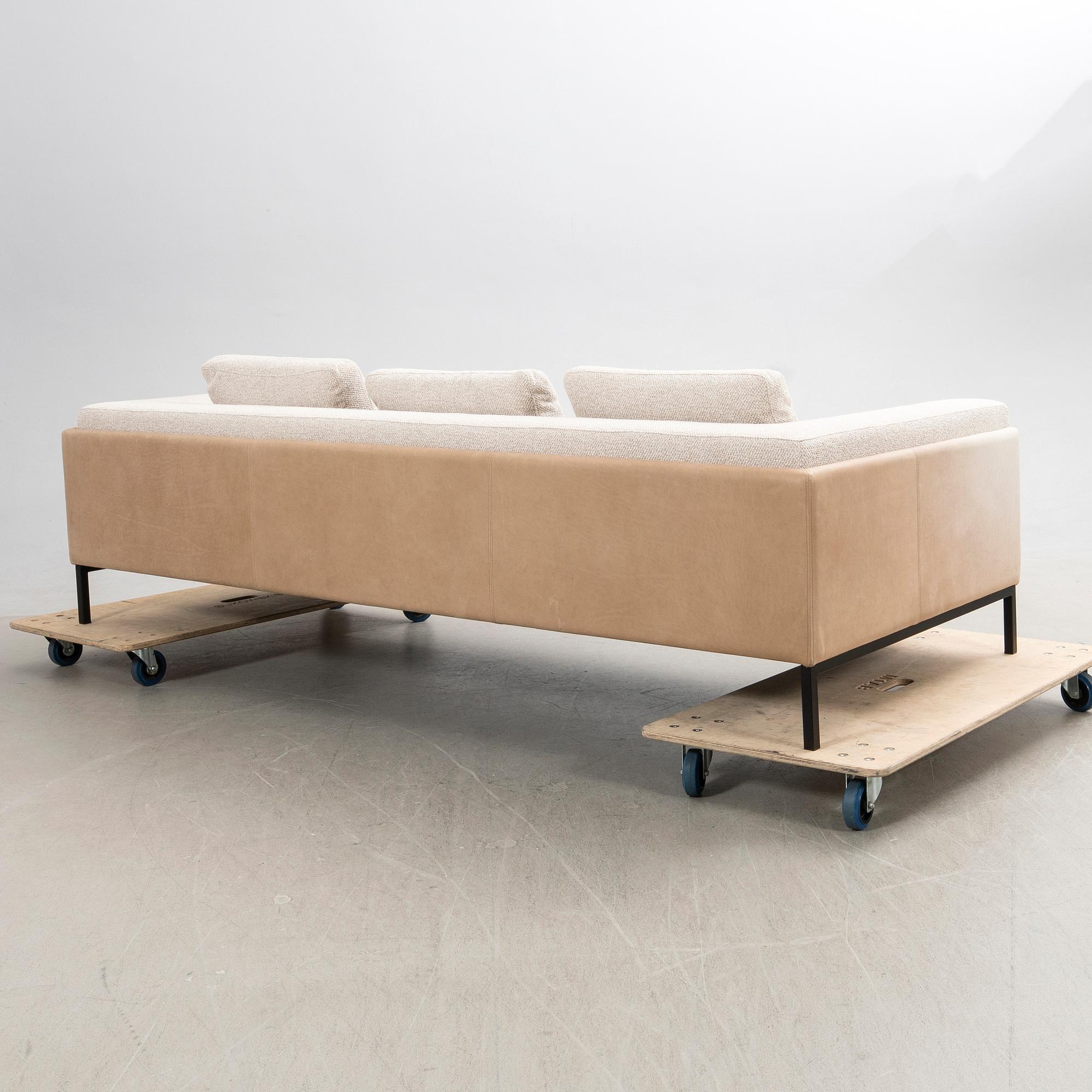 Sofa, Slettvoll, model "Zofi Sofa", modern production.