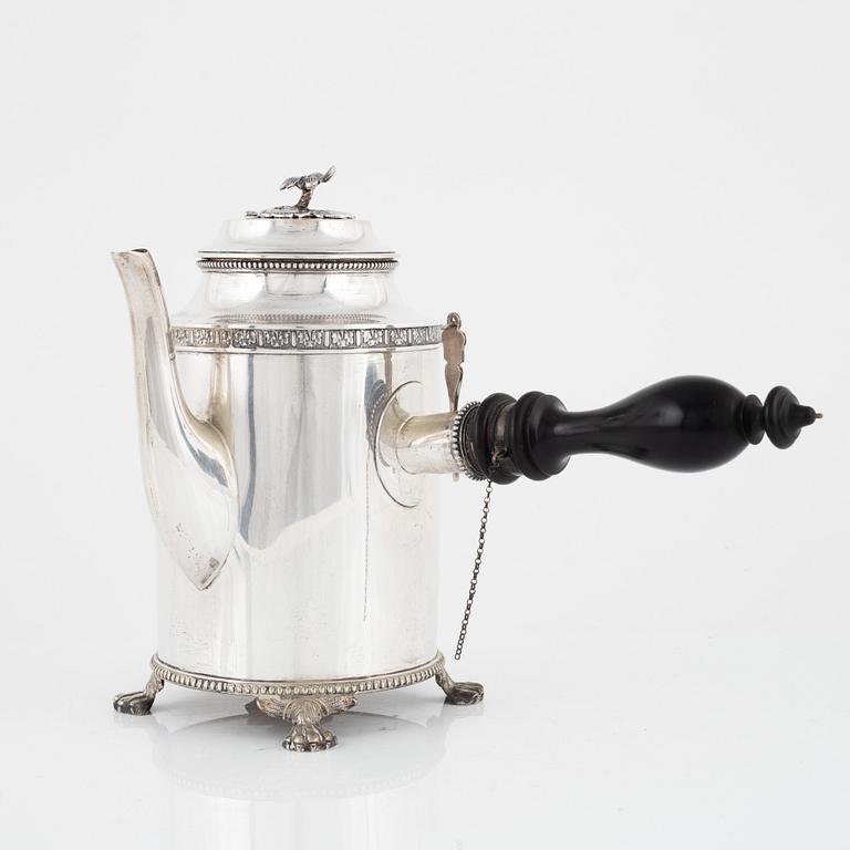 Jacob Engelbert Torsk, a late Gustavian style silver coffee pot and a creamer, Stockholm, 1908-1909.