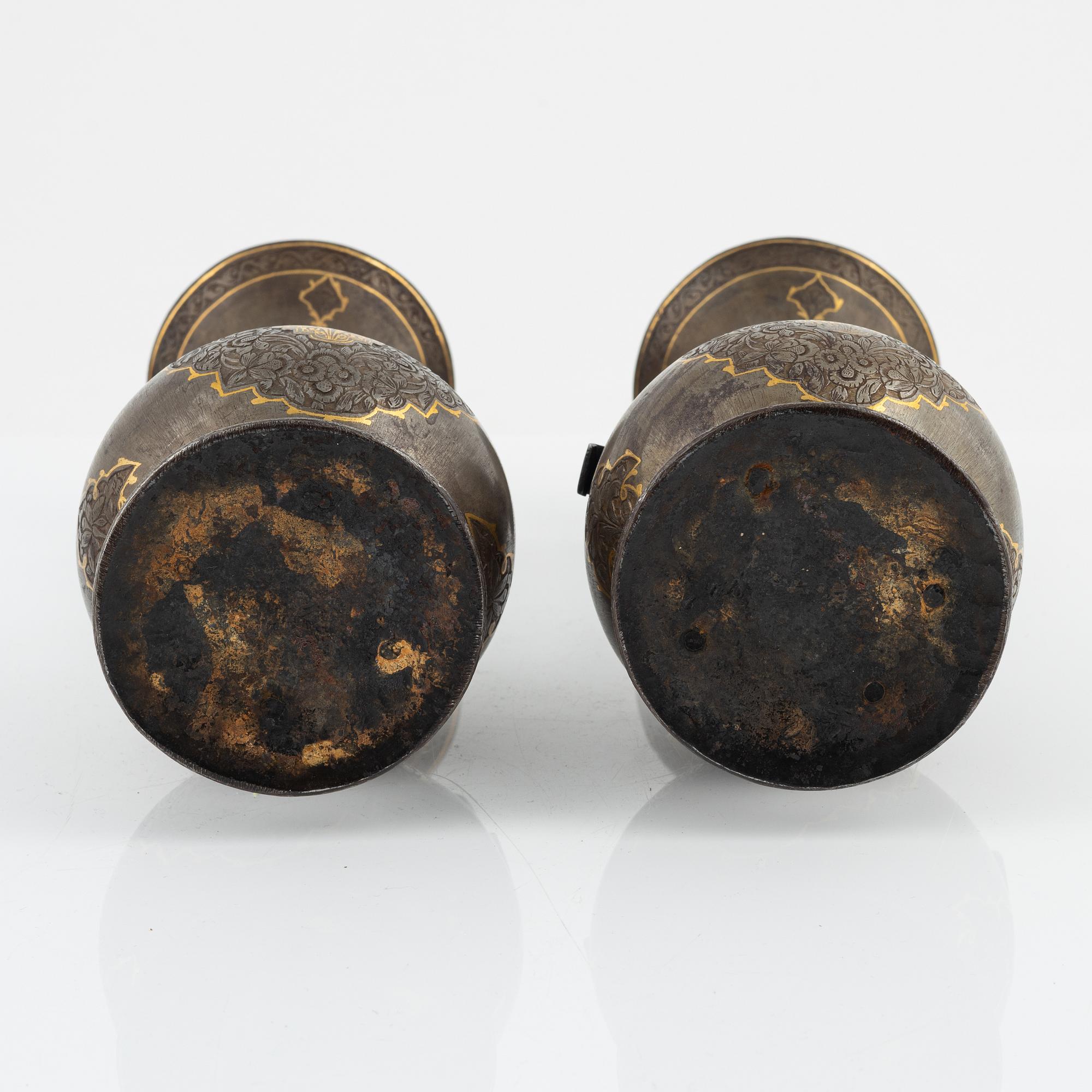 A pair of Persian vases, end of the 19th Century.