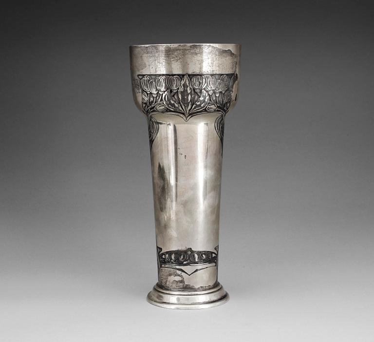 VAS, silver, jugend, L Bertsch Karlsruhe, Tyskland. 1900-talets början. Ca 1095g.