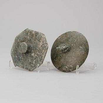 SMÖRASKAR med LOCK, två stycken. Sverige, 1800-tal.