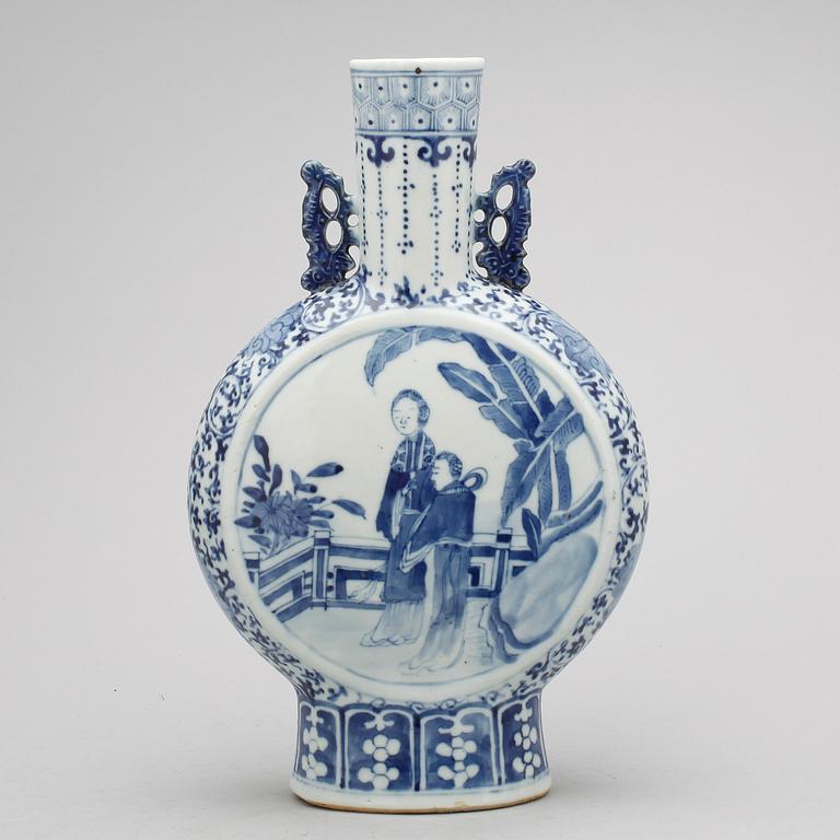 PILGRIMSKRUS, porslin, Qing dynastin, 1800-tal.