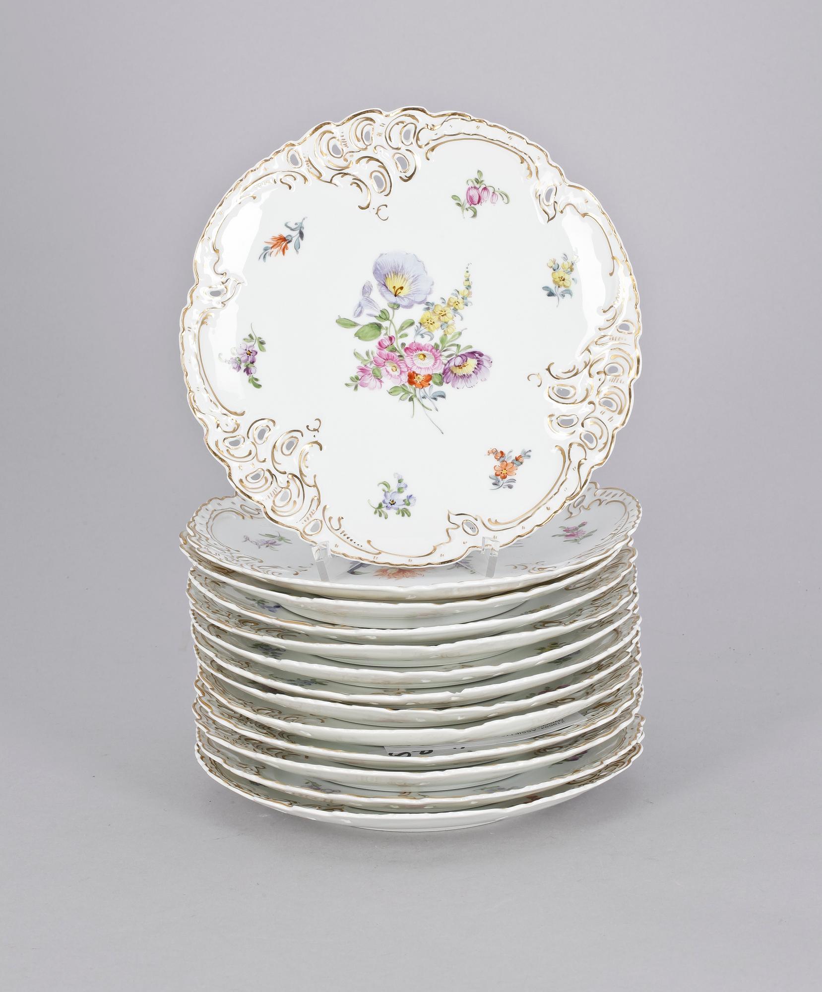 ASSIETTER, 13 st, porslin.  Nymphenburg, 1900-tal.