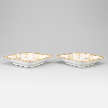 A pair of late Empire porcelain dishes, second half of the 19th century.