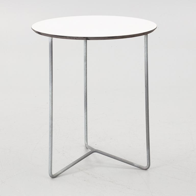 Nils Strinning, a pair of garden chairs and a table, 'High Tech', Grythyttan.