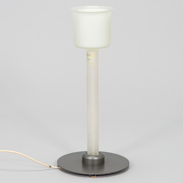 Piero Castiglioni & Roberto Menghi, pöytävalaisin, "Canna", Fontana Arte, Italia.