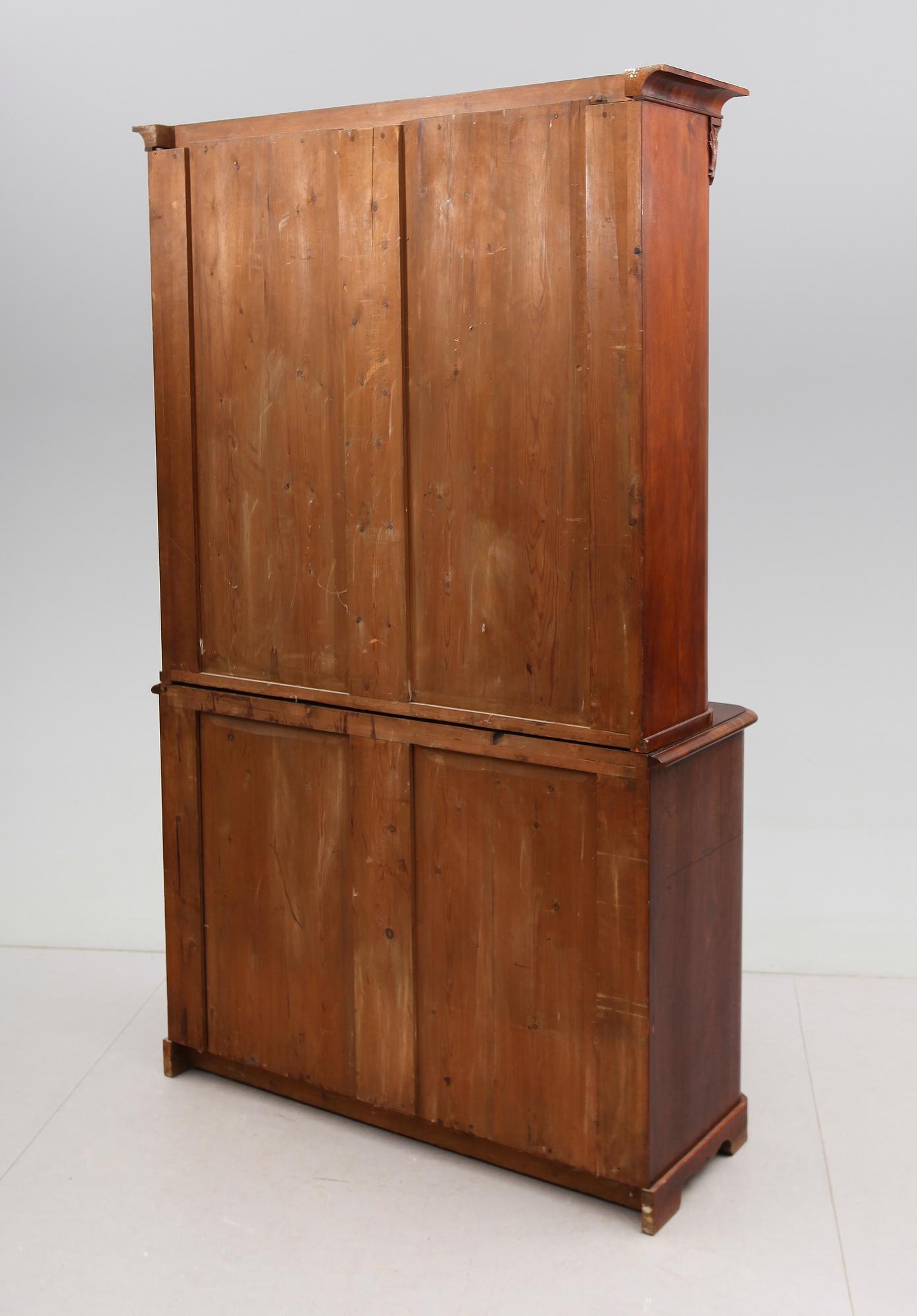 BOKSKÅP, senempire, 1800-talets mitt.