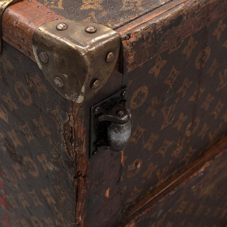 LOUIS VUITTON, koffert, tidigt 1900-tal.