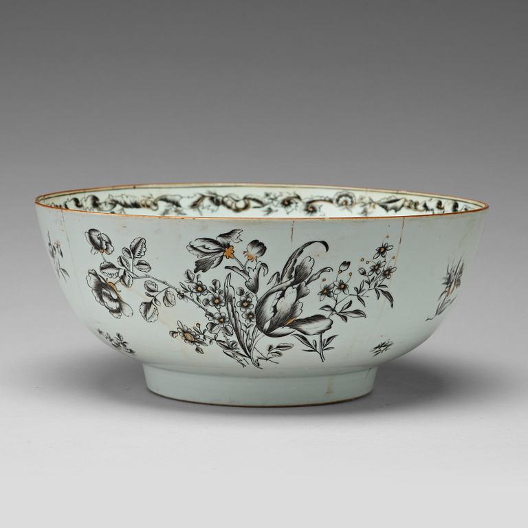 A grisaille punch bowl with a Swedish Bank note, Qing dynasty, Qianlong dated 1762.