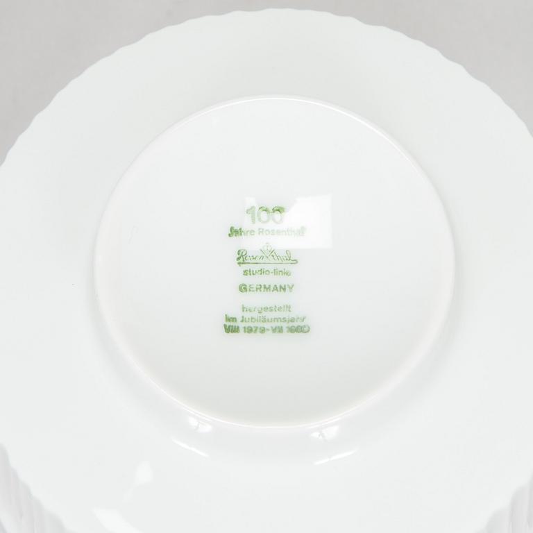 Tapio Wirkkala, A set of 15 tea cups with saucers, "Variation", Rosenthal, Studio-line, Germany 1960s.