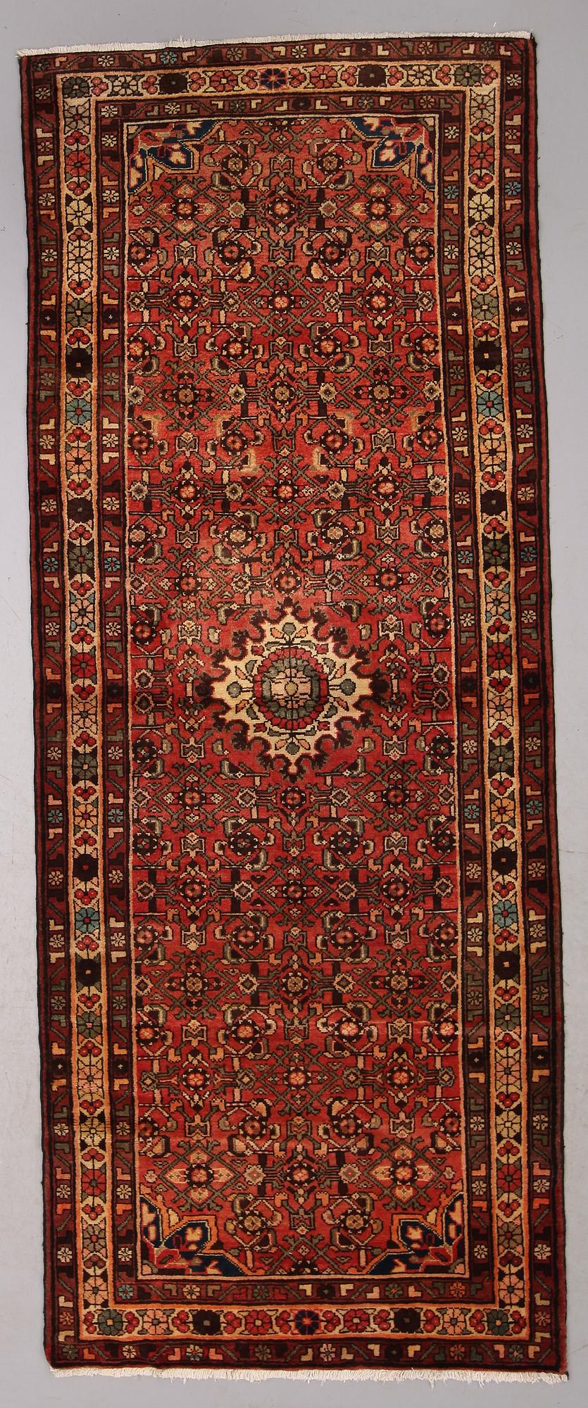MATTA, galleri, Hamadan, ca 308 x 120 cm.