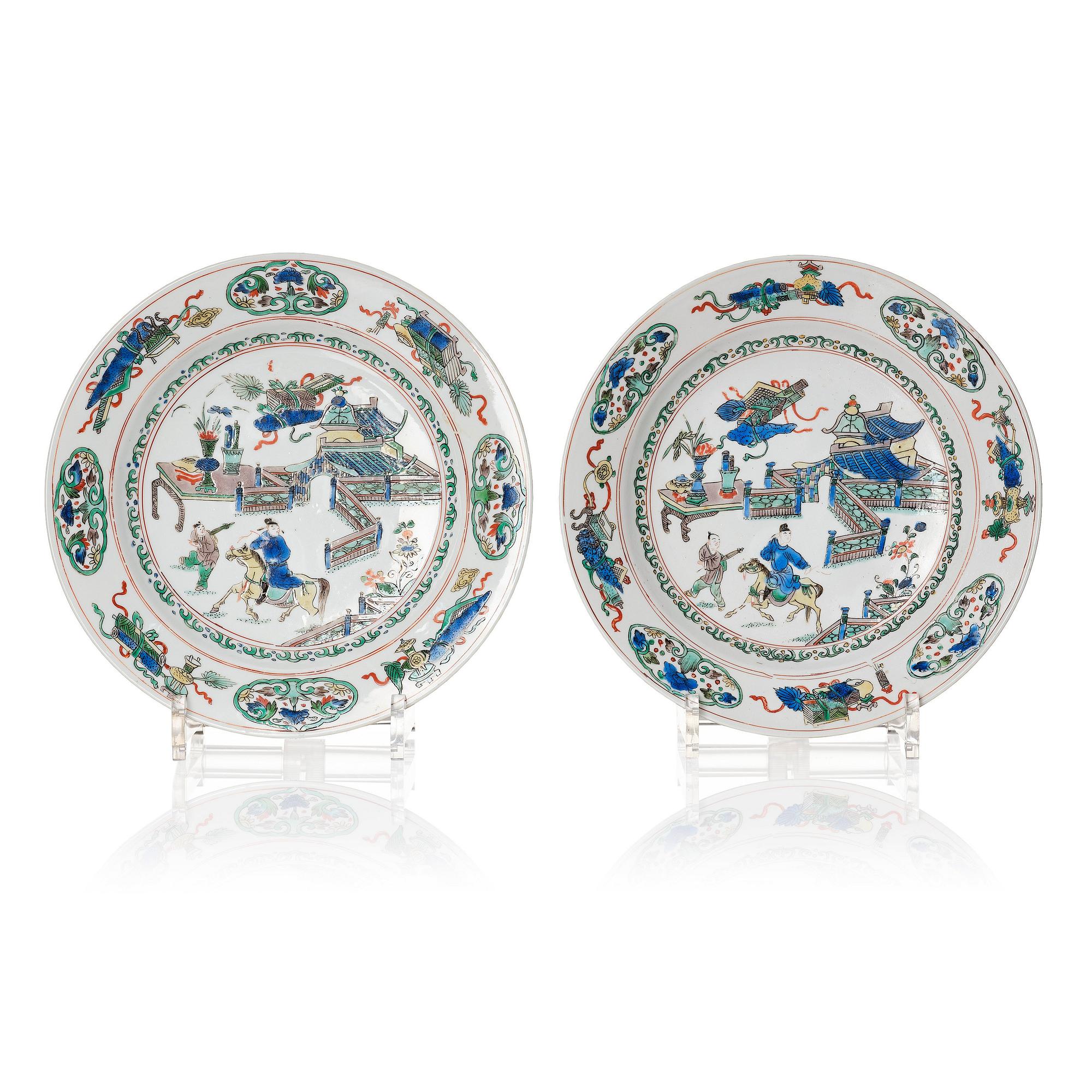 A pair of famille verte plates, Qing dynasty, Kangxi (1662-1722).