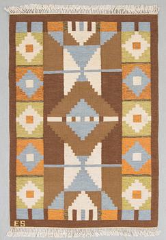 MATTA, rölakan, monogramsignerad ES. Ca 204 x 140 cm.