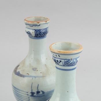 Two blue and white vases and a serving dish, late Qing dynasty, 19th Century.