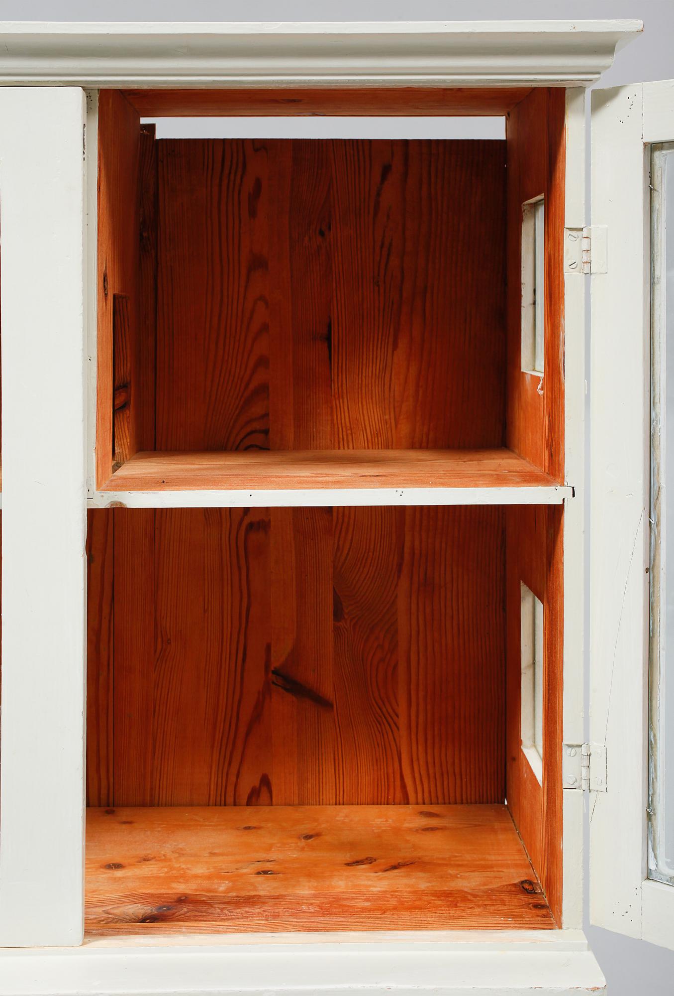 DOCKSKÅP, tidigt 1900-tal.