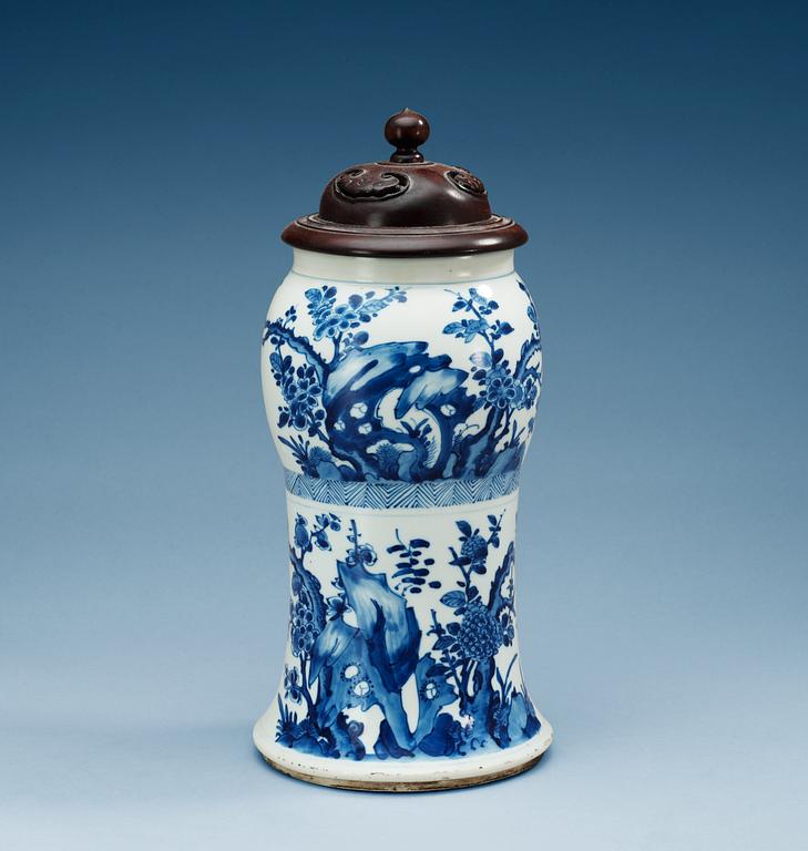 VAS, porslin. Qing dynastin, Kangxi (1662-1722).