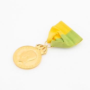 Gustav VI Adolf, medal in gold, Royal Patriotic Society, with case, 1955.