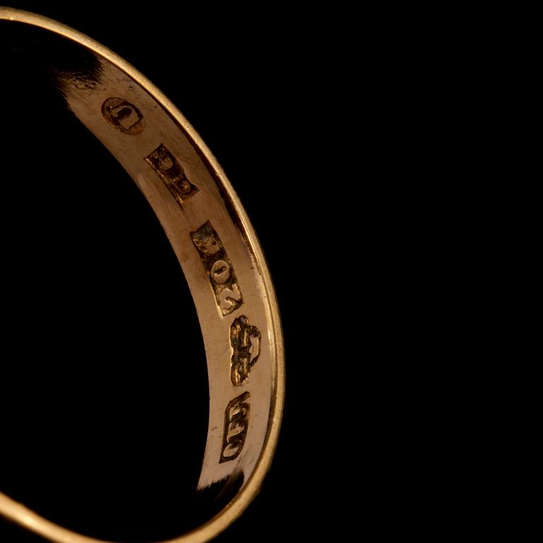 RING, 20k guld med fasettslipad vit sten, stämplad CFJ, Uddevalla, 1881. Vikt 5 g.