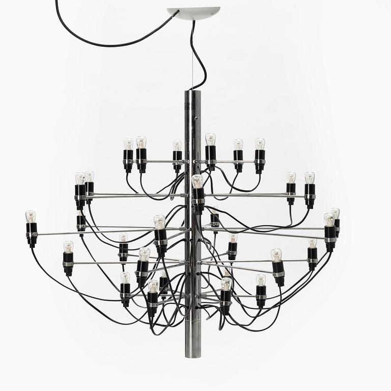 Gino Sarfatti, a model 2097/30 chandelier, Flos, Italy.