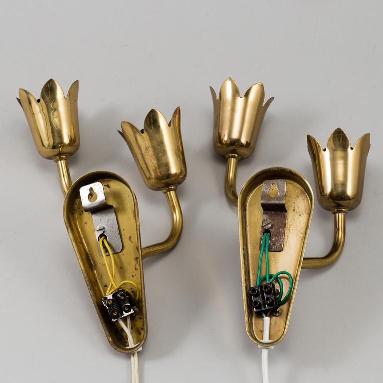 2 brass wall lights probably Fog & Mørup, second half of the 20th century.