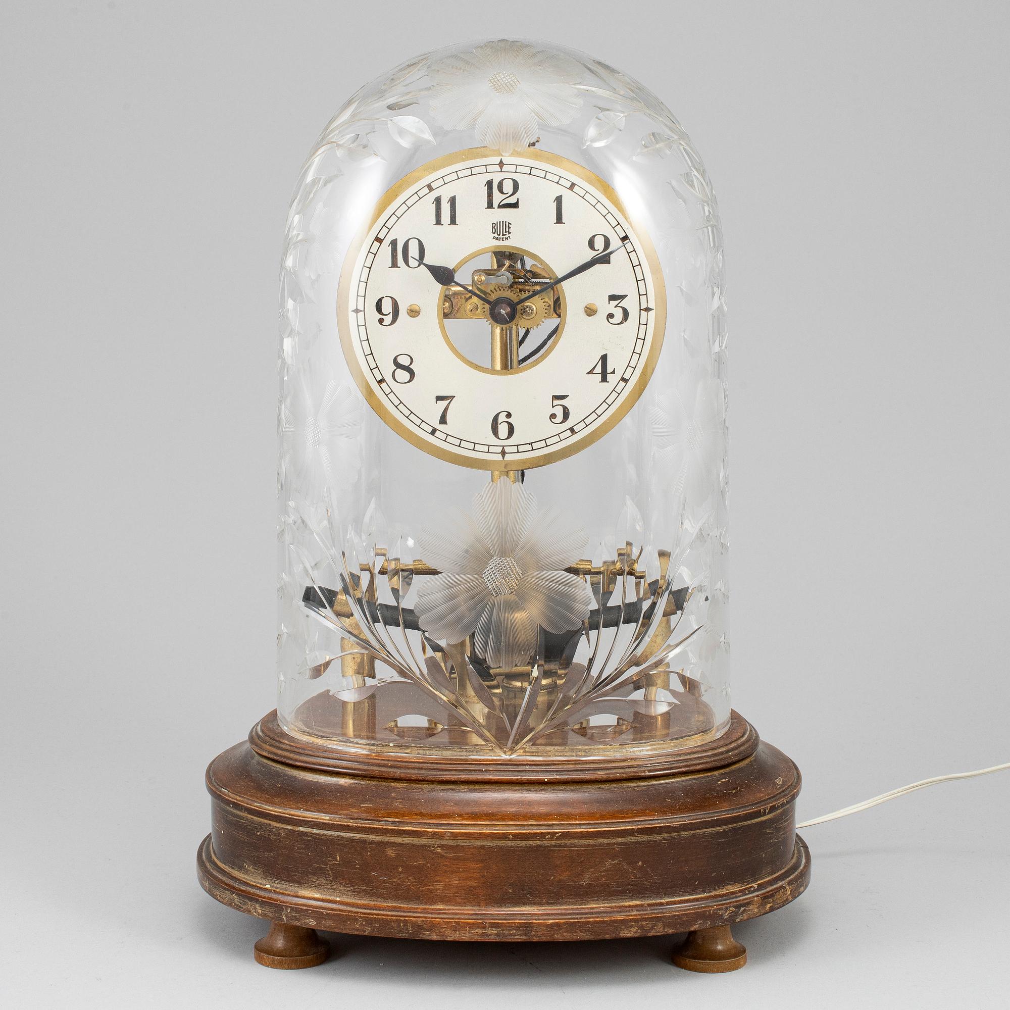 A 20th century table clock.