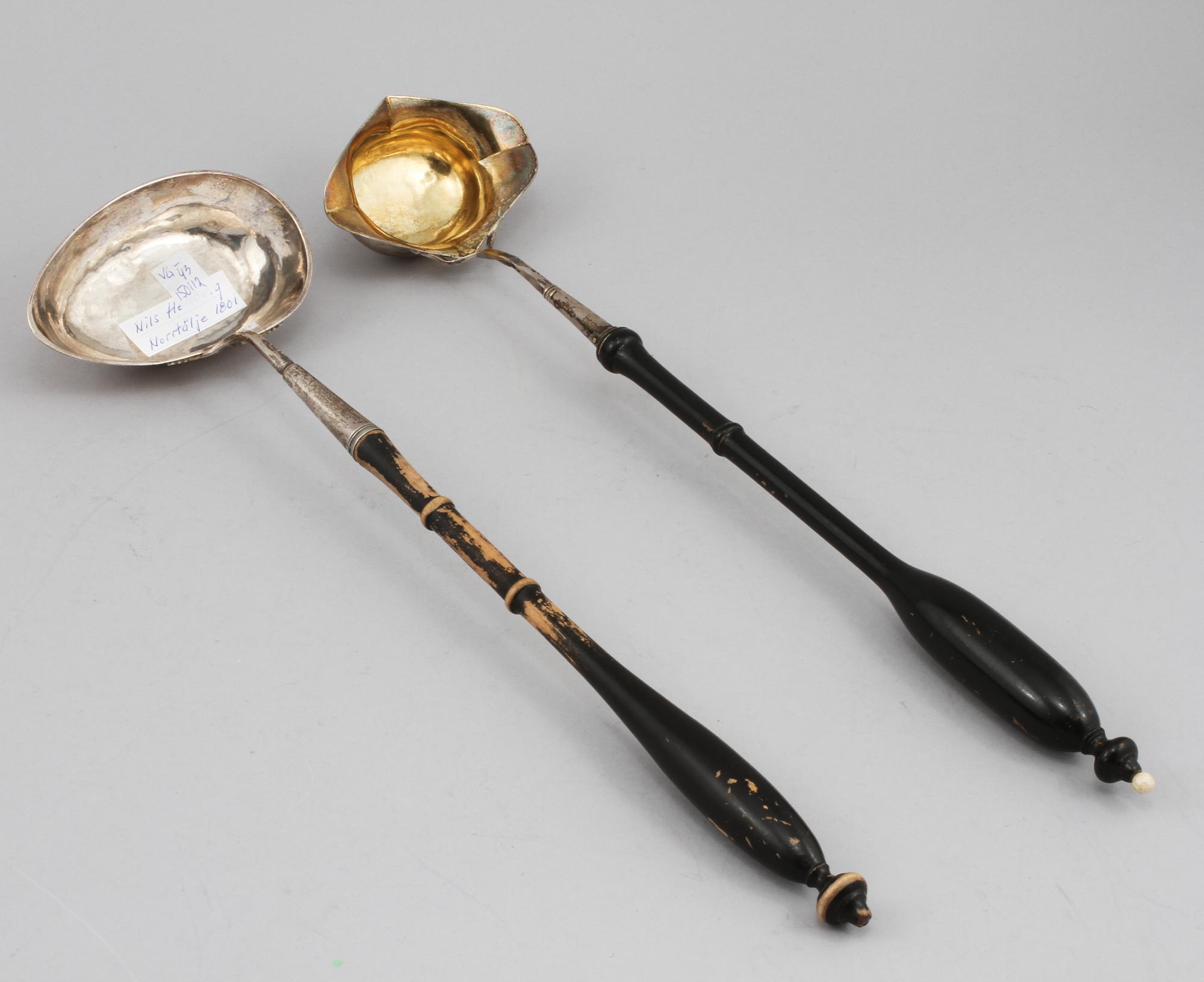 SOPPSLEVAR, 2 st, silver och trä, delvis Nils Hellberg, Norrtälje, 1800-tal.